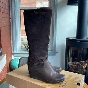 UGG Lesley tall boot brown size 7